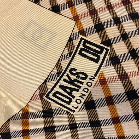 DAKS LONDON Scarf - Picture 6 of 8